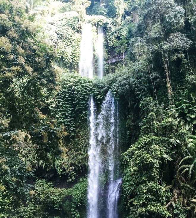 indonesia-senaru-waterfalls2